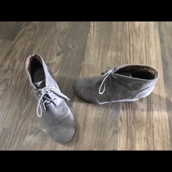 Grey wedges - Picture 1 of 2